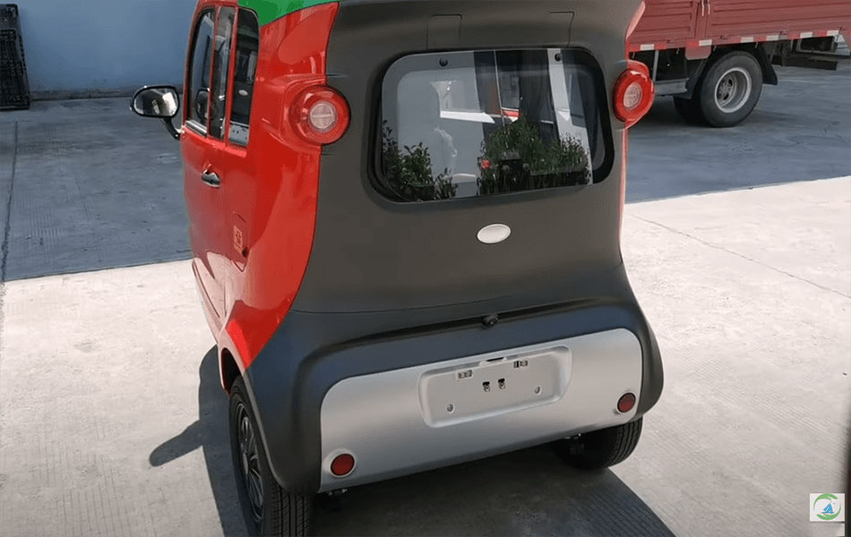 moza Enclosed electric tricycle for adult